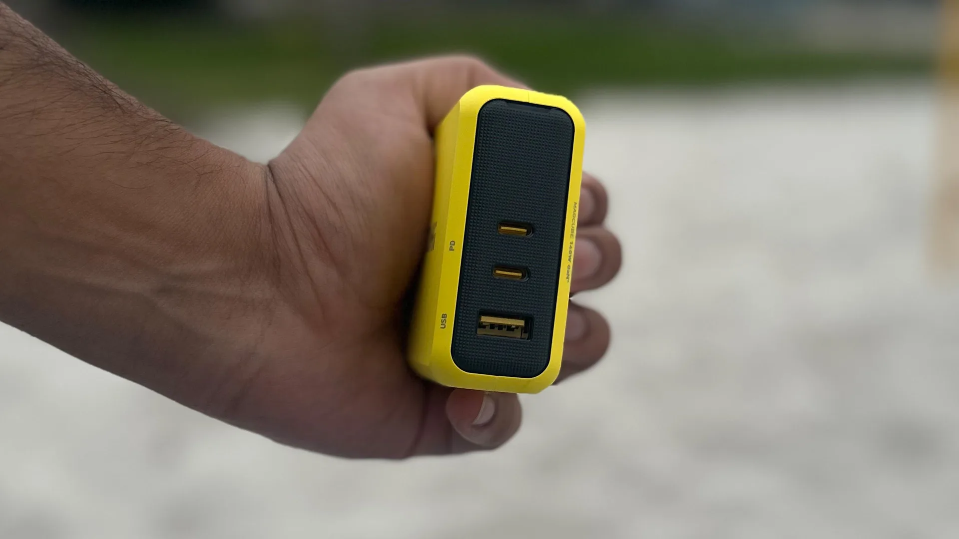AOHI Magcube 140W Ports