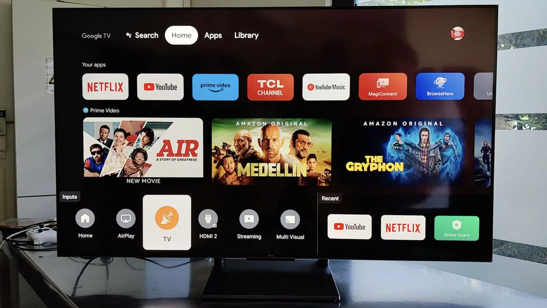 TCL C745 Display