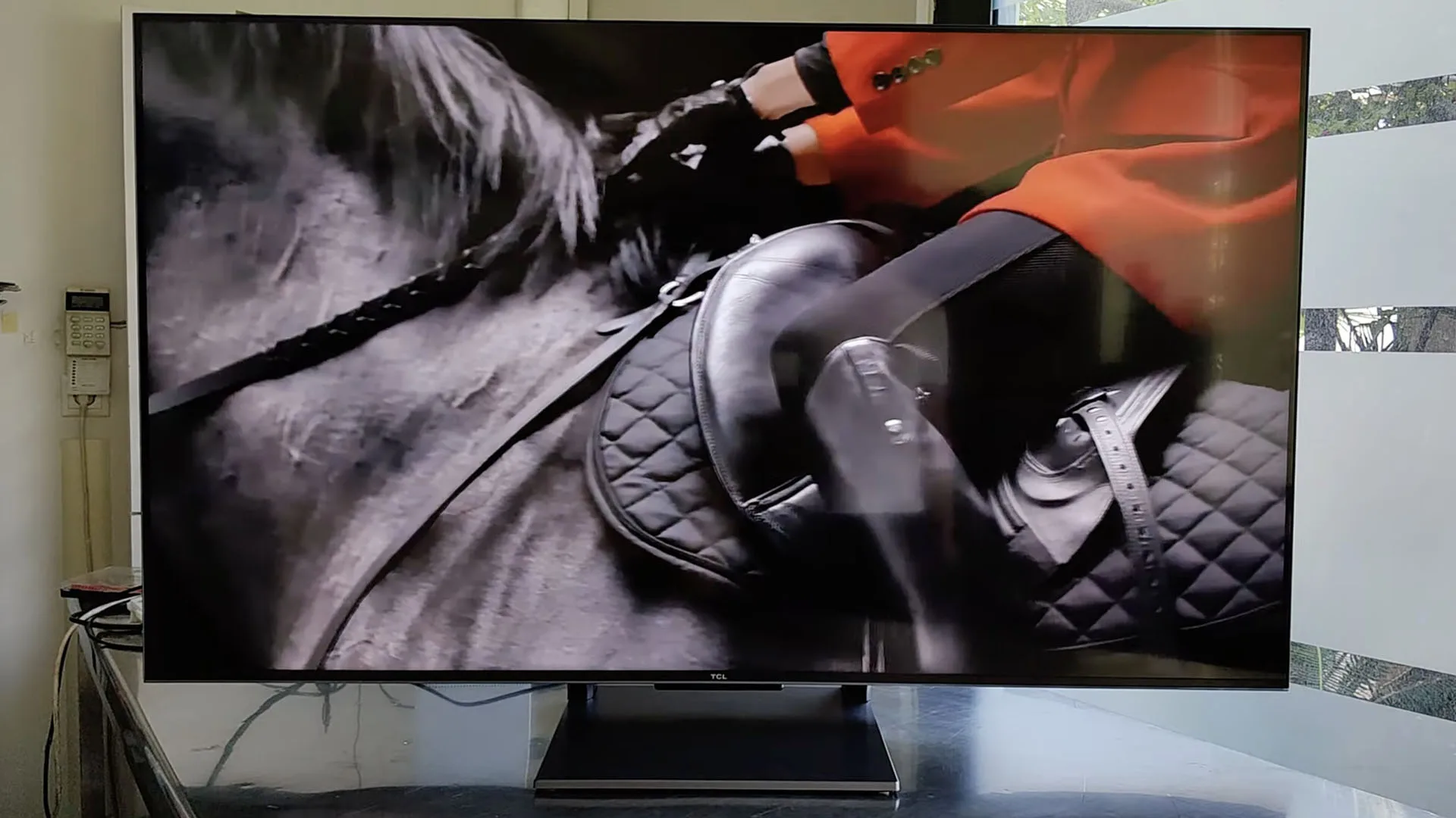 TCL C745 review display