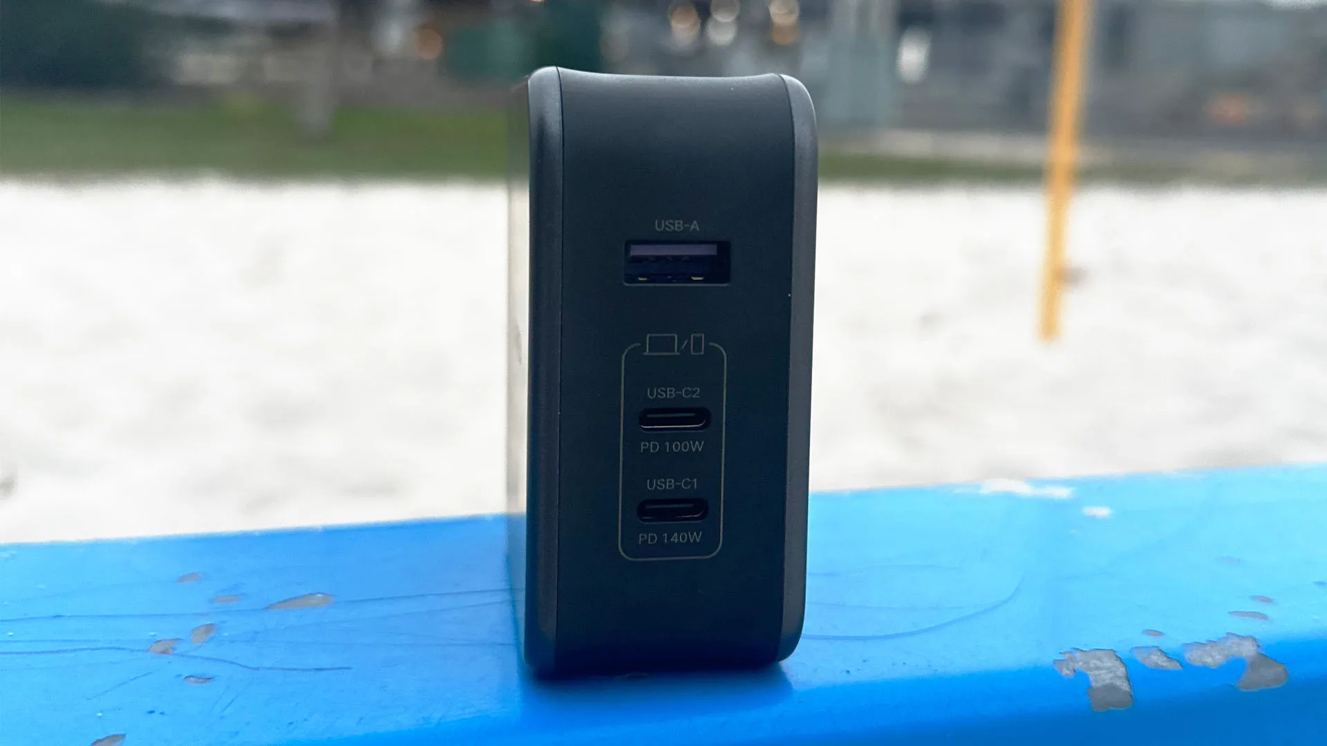 UGREEN Nexode 140W Ports