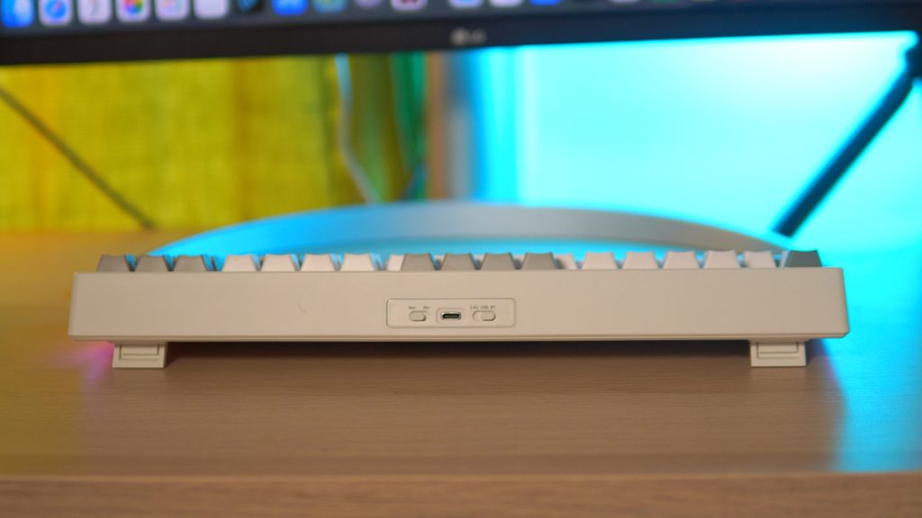 EPOMAKER TH87 Connectivity